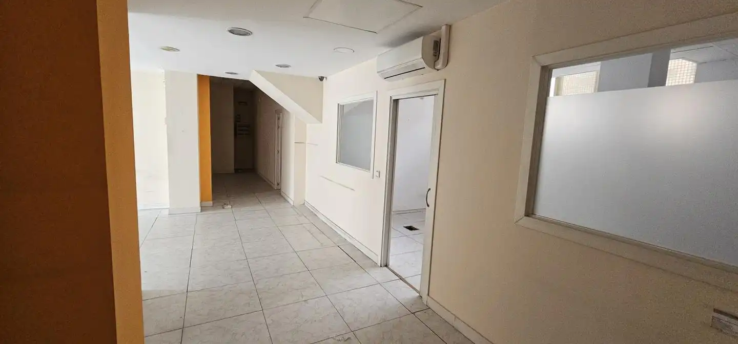 Commercial properties for sale in Avenida del Pinar, Parque Lisboa - La Paz