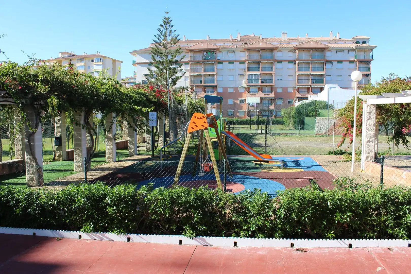 Parkplatz von Wohnungen zum Verkauf in Torrox mit Klimaanlage, Terrasse und Möbliert