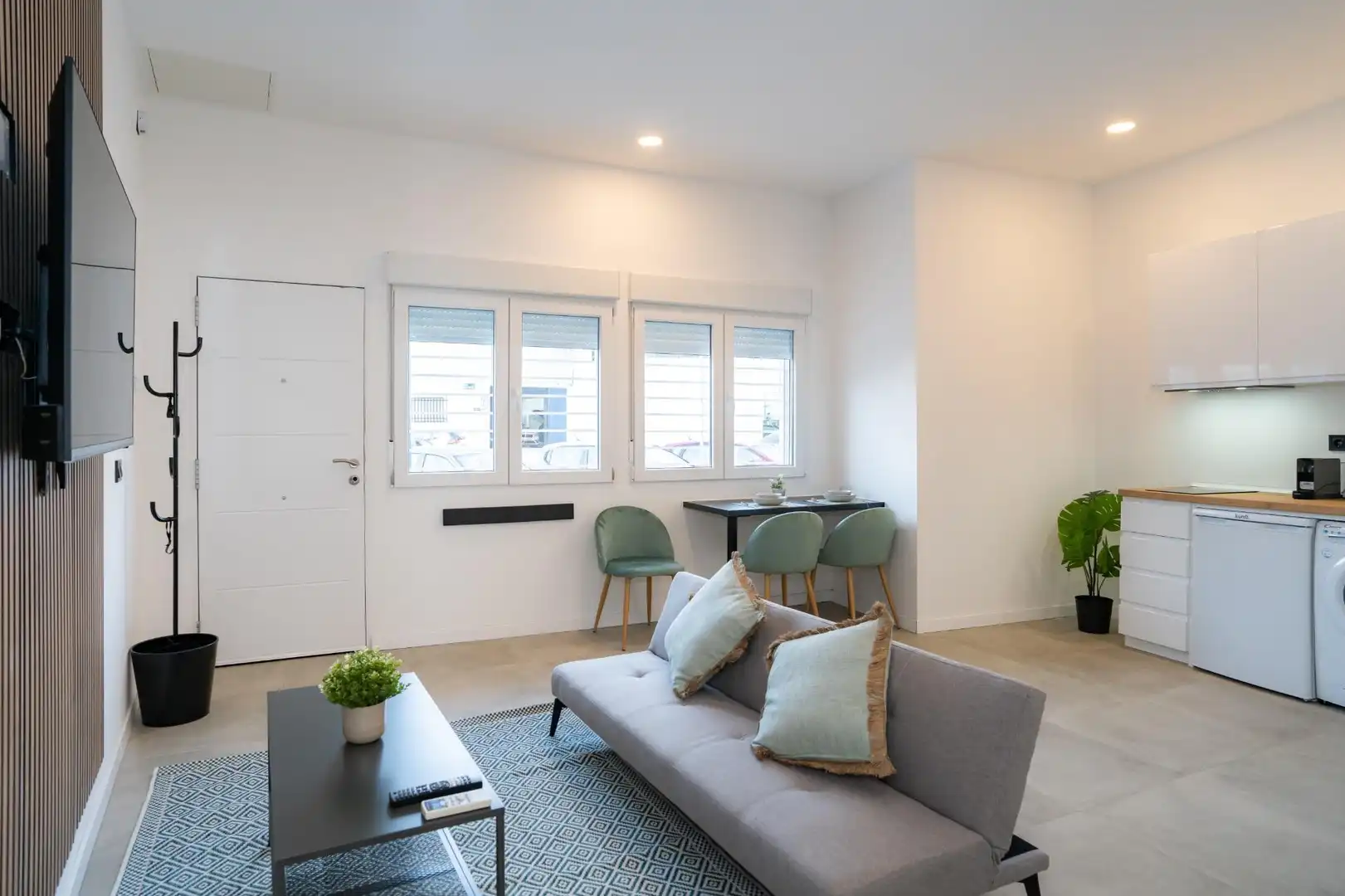 Living room of Study for sale in Málaga  with Community pool