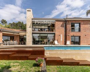Exterior view of House or chalet for sale in Cerdanyola del Vallès  with Air Conditioner, Heating and Private garden