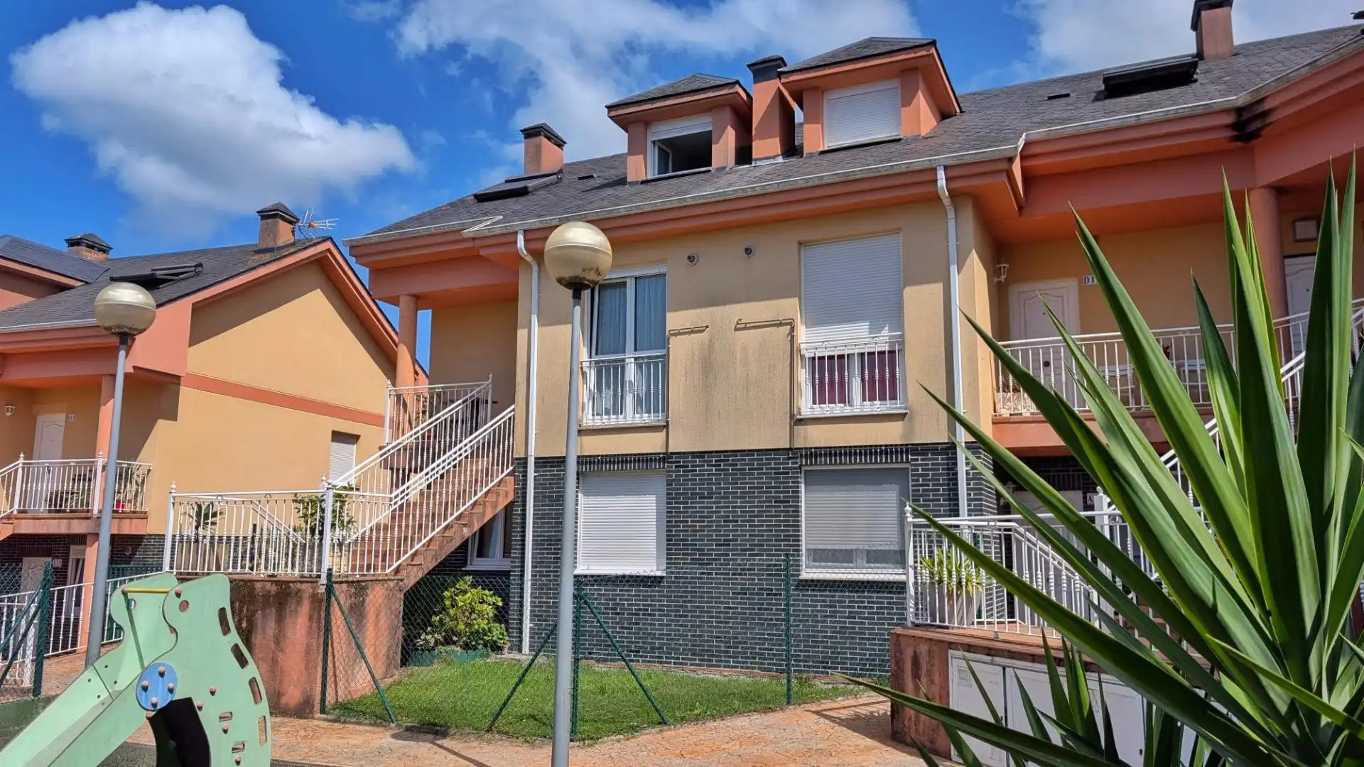 Dúplex de alquiler en Barrio Barrio Cagiga, Arce