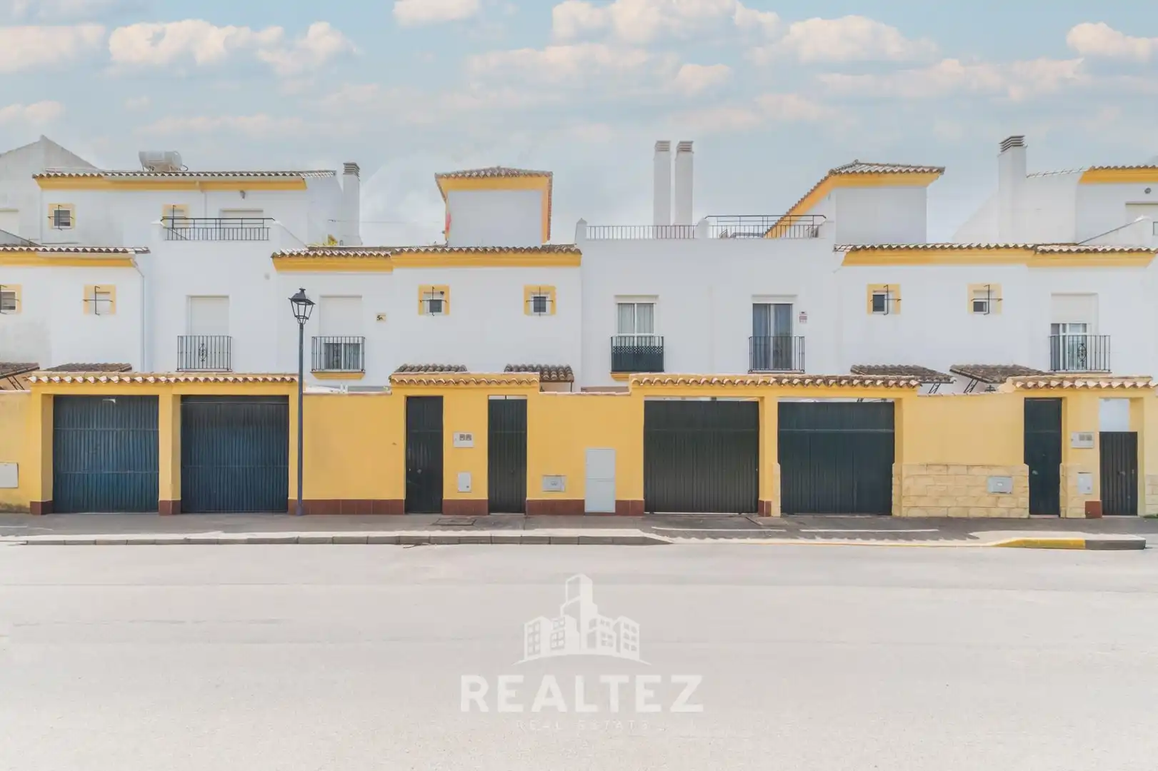 Außenansicht von Einfamilien-Reihenhaus zum Verkauf in El Puerto de Santa María mit Terrasse, Möbliert und Balkon