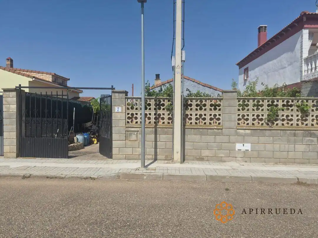 Houses for sale in Alforque  with Air Conditioner, Heating and Storage room