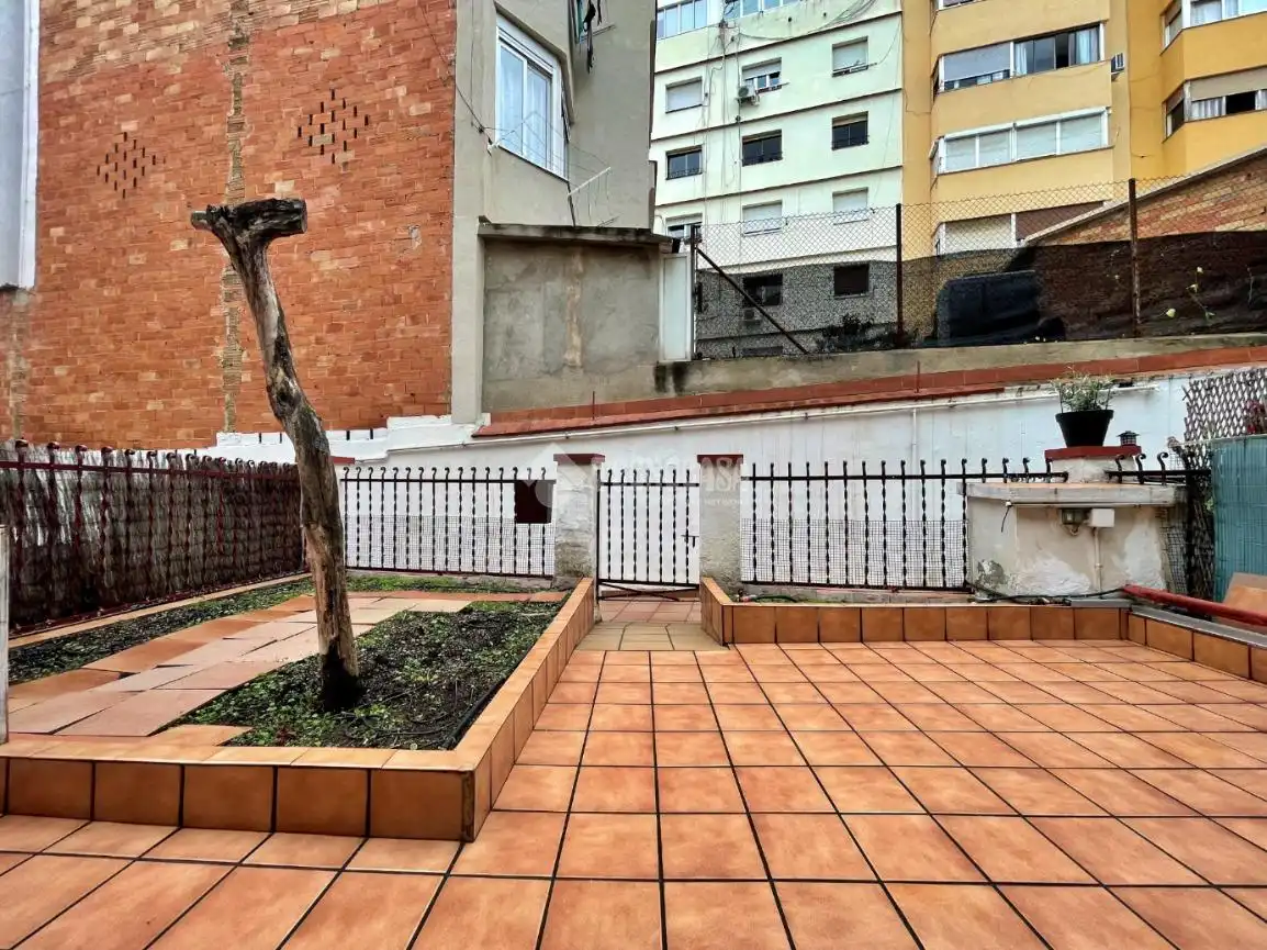 Casa aparellada en venda a Horta - Guinardó, imagen 2