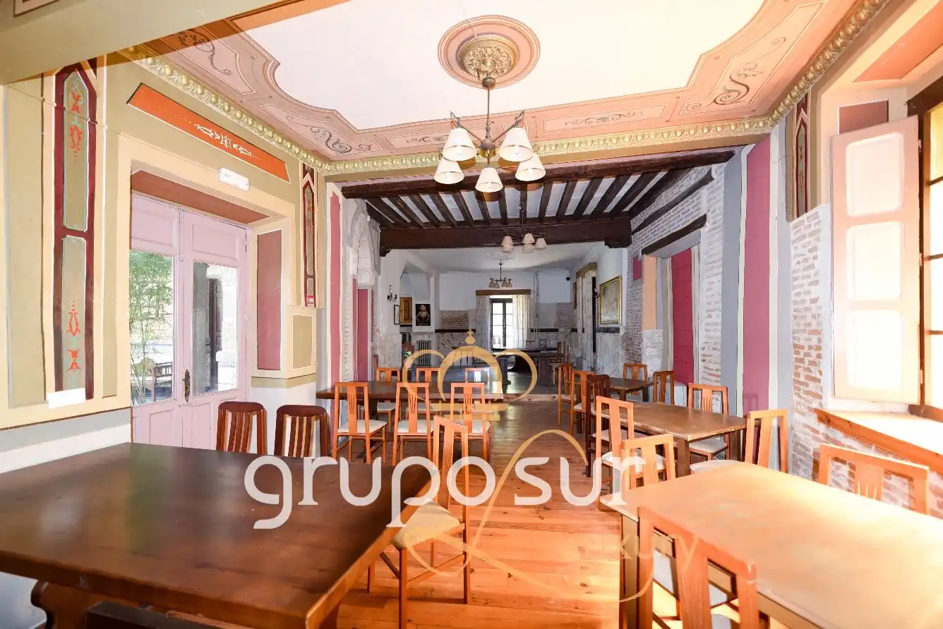 Country homes for sale in Olmedo  with Heating, Private garden and Parquet flooring