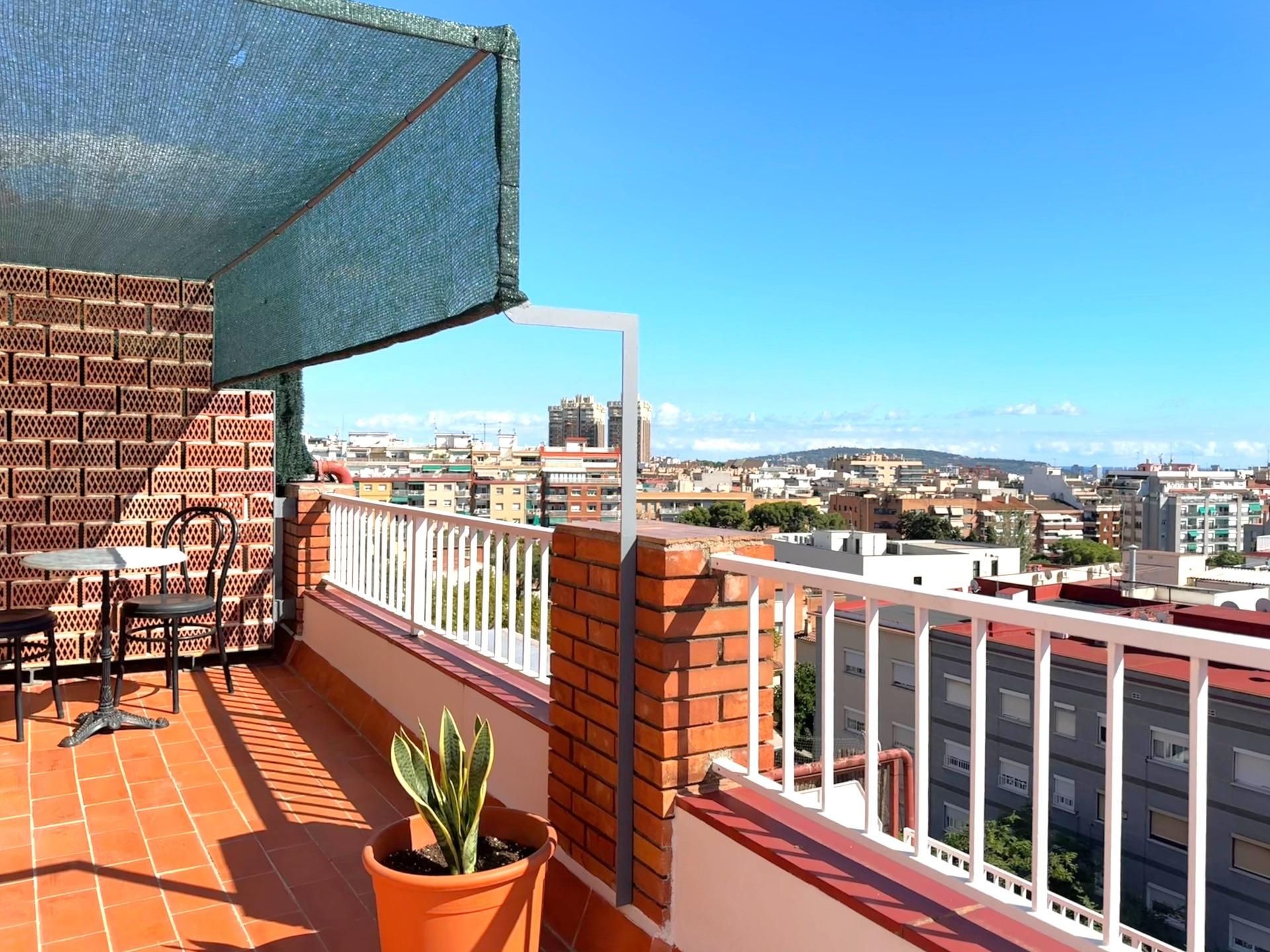 Attic to rent in El Gall