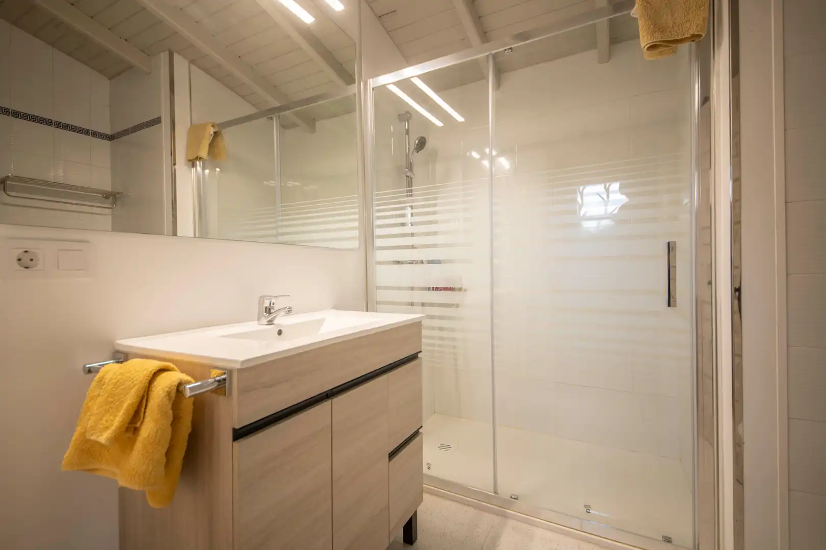 Casa con piscina en venta en Mediona, imagen 25