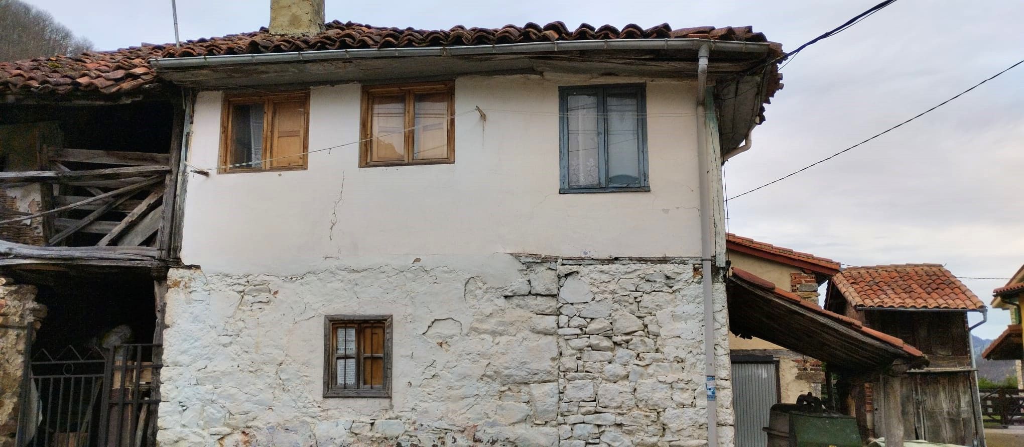 Exterior view of House or chalet for sale in Caso  with Private garden