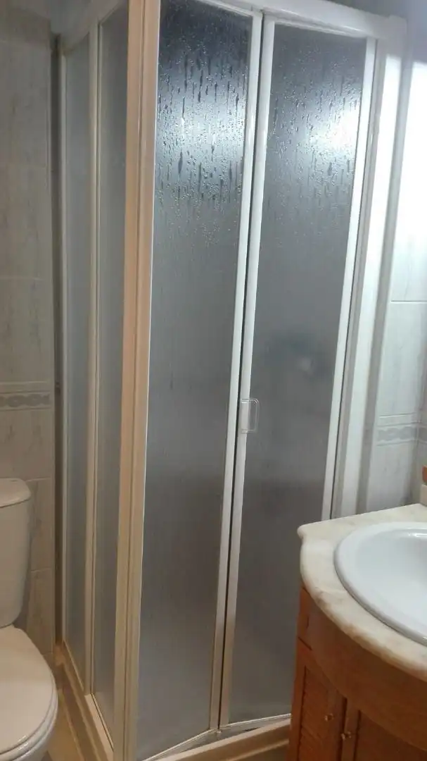 Baño de Piso de alquiler en Madrid con Aire acondicionado, Calefacción y Parquet
