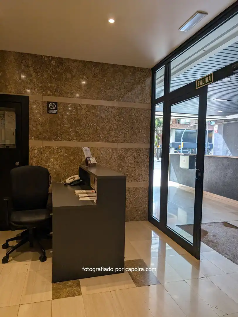Büro zur Miete in Barcelona mit Klimaanlage, Heizung und Terrasse