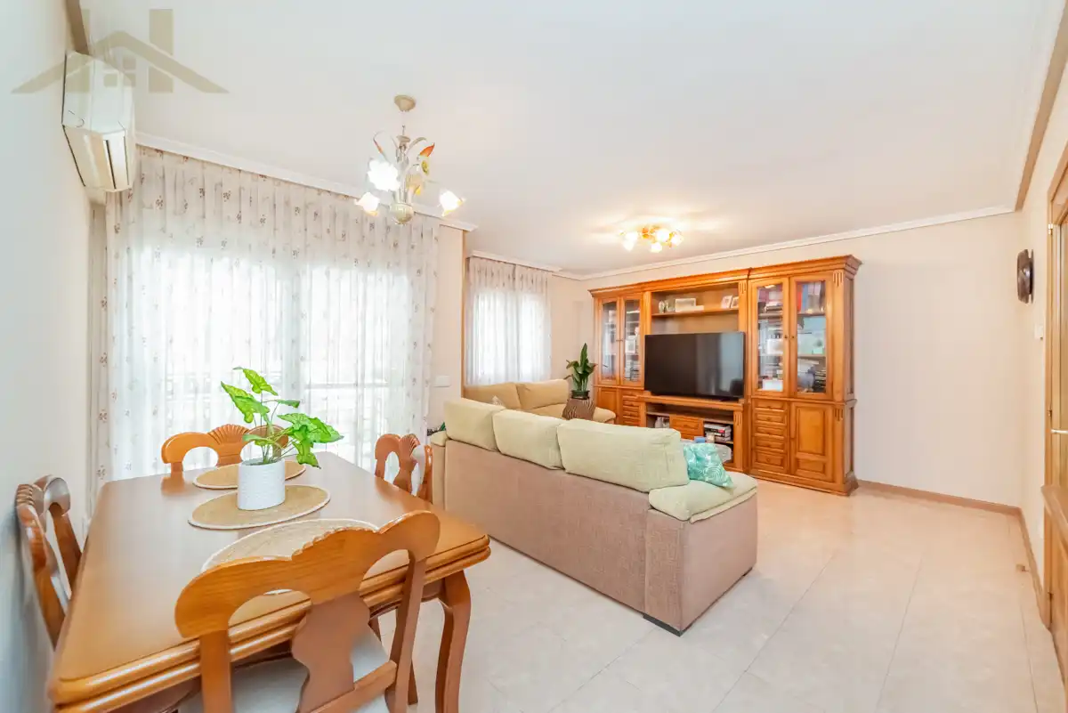 Sala d'estar de Casa adosada en venda en Valdemoro amb Aire condicionat, Calefacció i Traster
