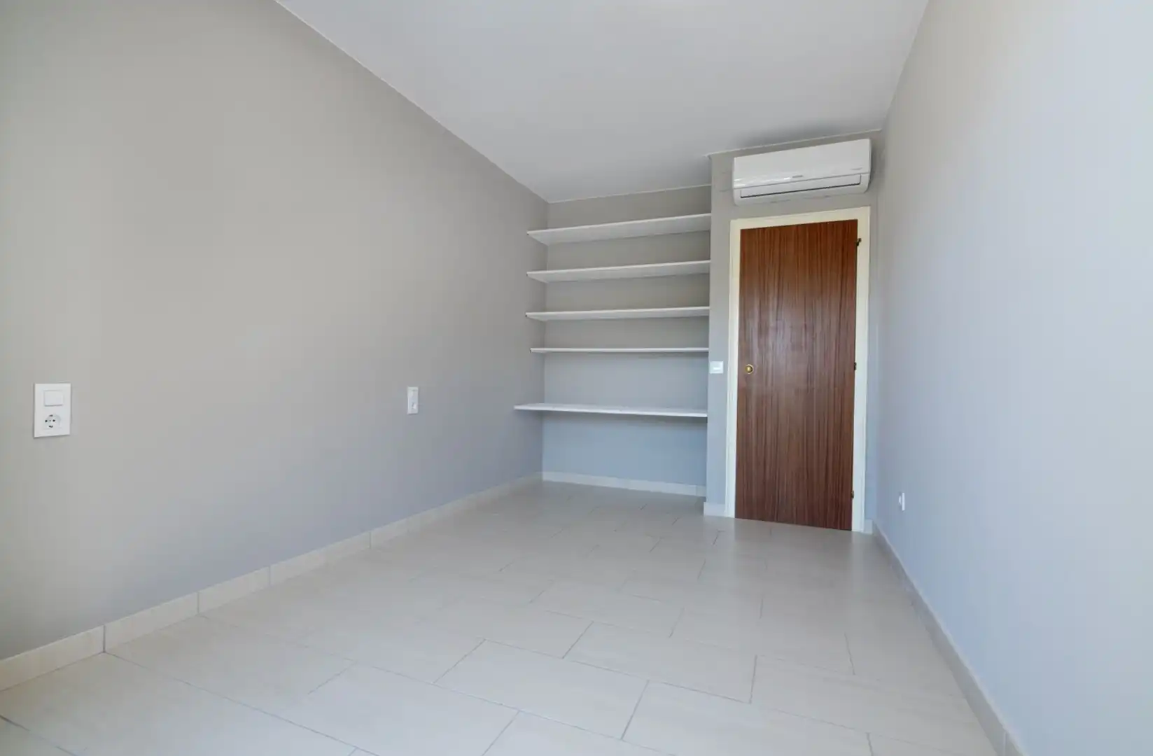 Dormitori de Pis en venda en Almadrava - Canyelles - Puig-Rom