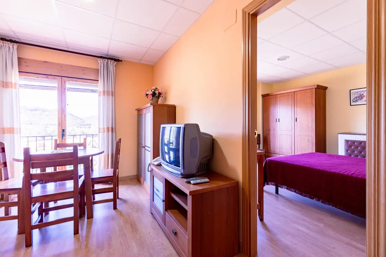 Schlafzimmer von Gebäude zum Verkauf in Puente la Reina de Jaca