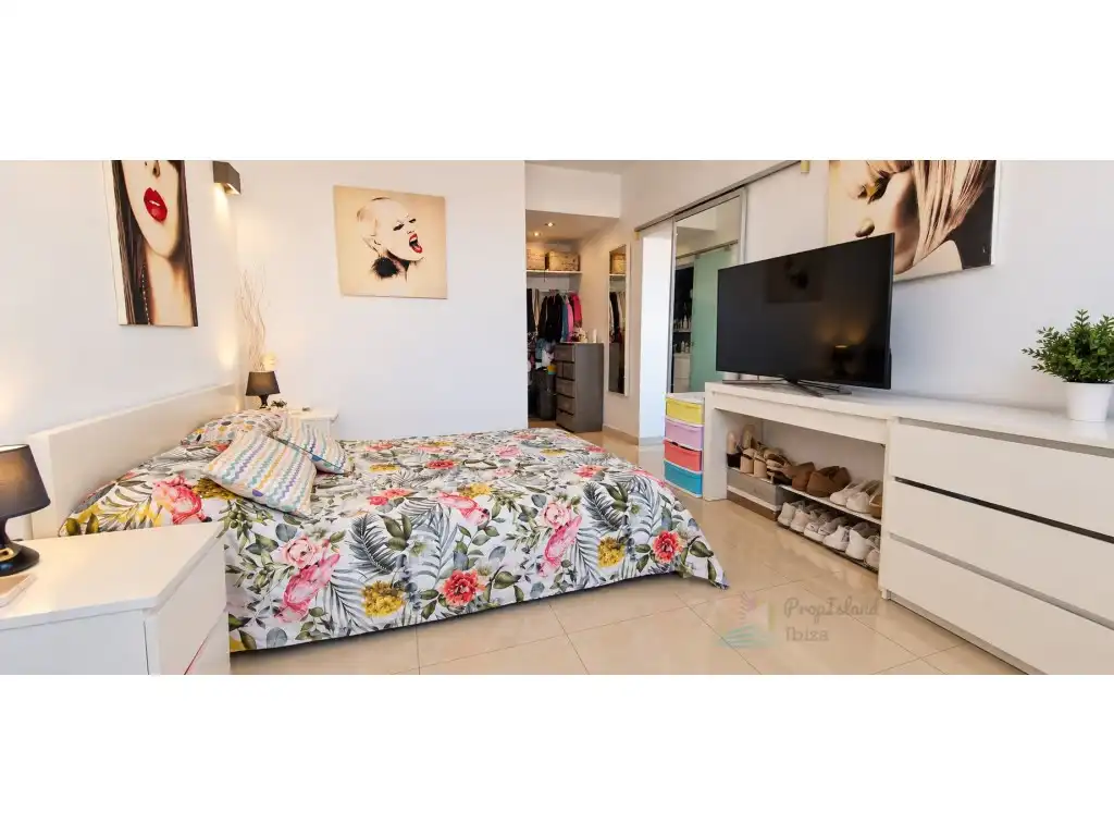 Dormitori de Apartament en venda en Sant Agustí - Cala de Bou  