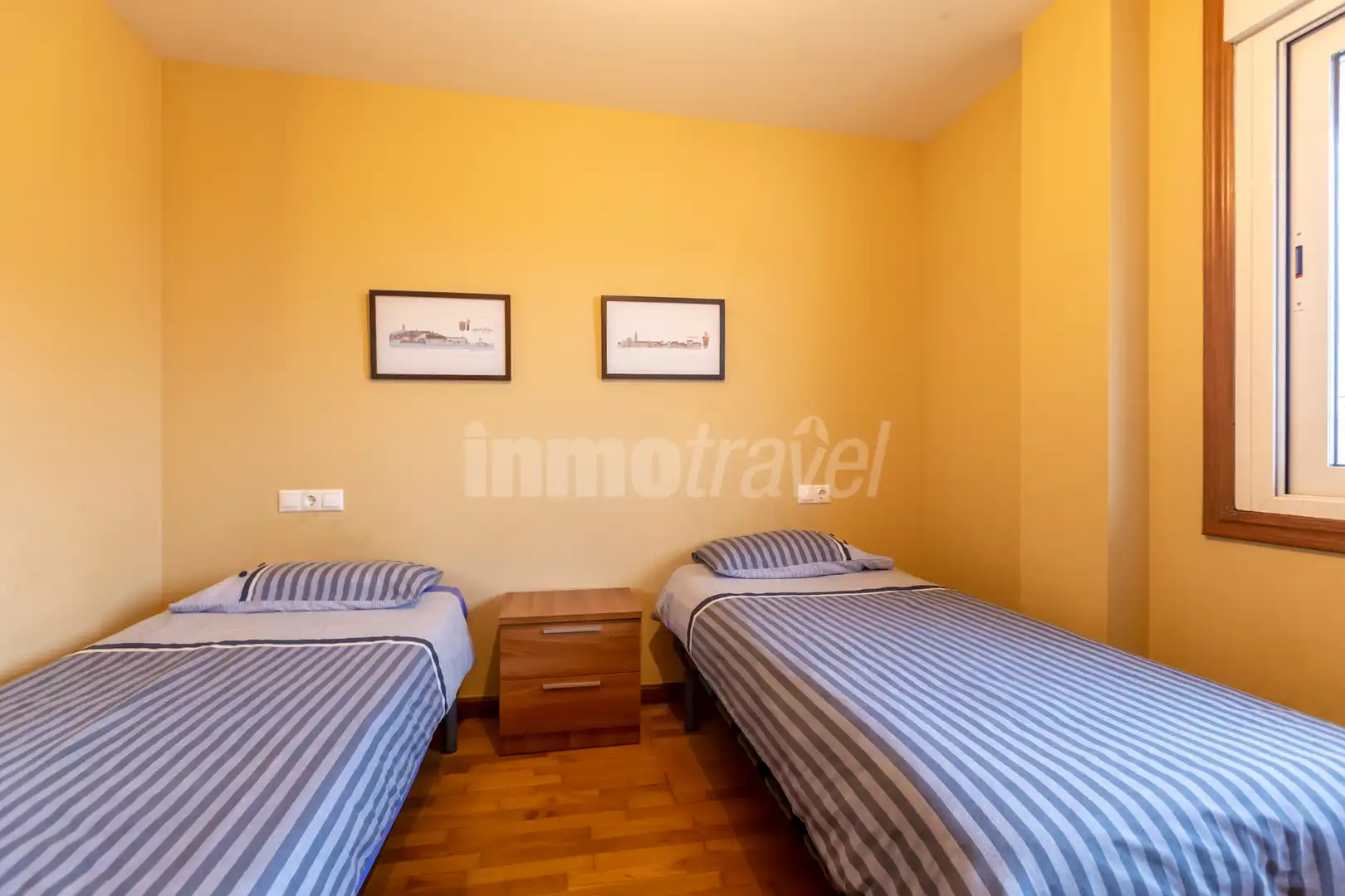 Schlafzimmer von Haus oder Chalet zum Verkauf in Sanxenxo mit Heizung, Privatgarten und Parkett