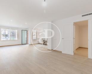 Living room of Flat to rent in  Barcelona Capital  with Air Conditioner, Heating and Terrace