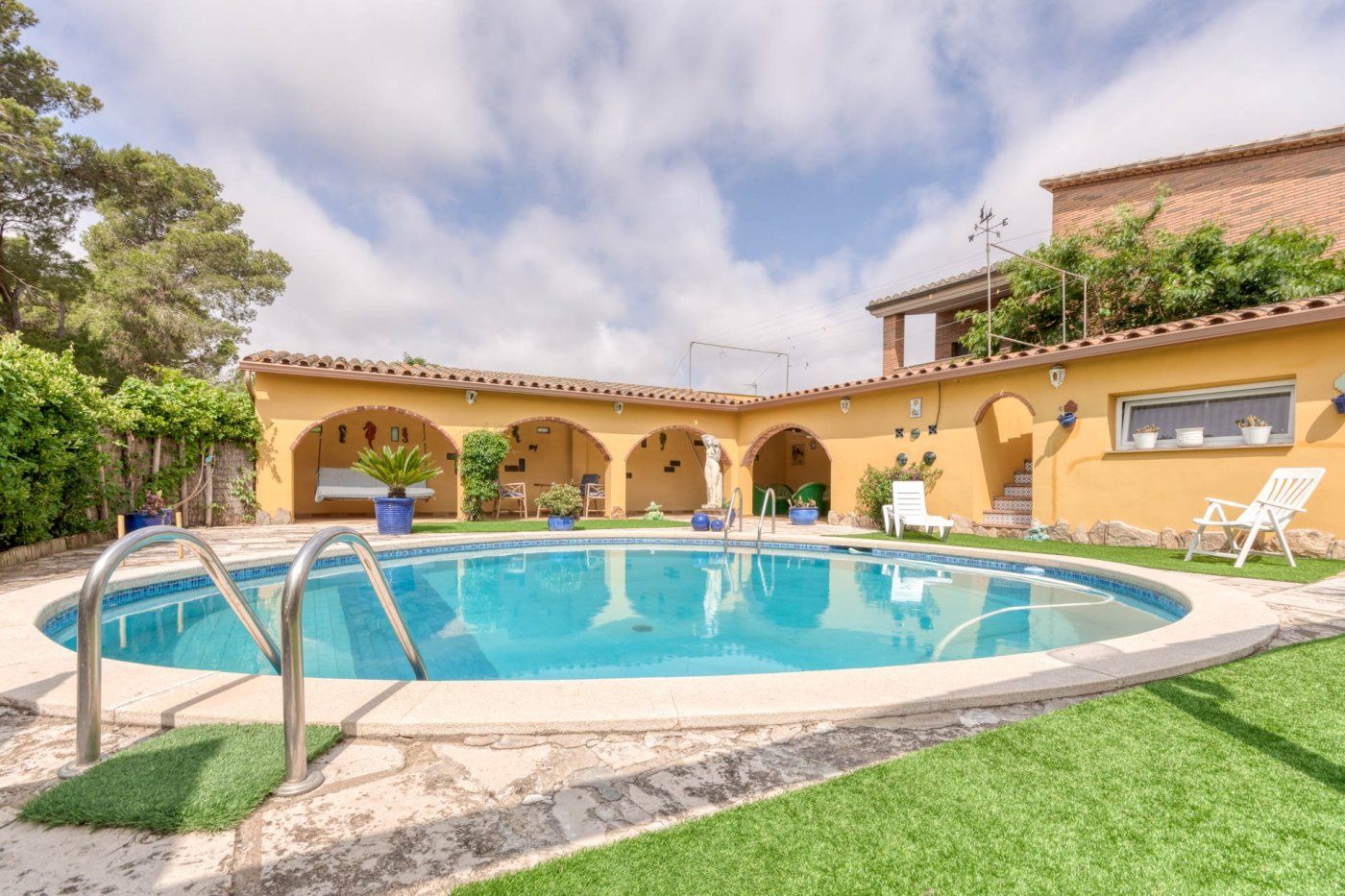 Swimming pool of House or chalet for sale in Viladamat  with Heating, Private garden and Terrace
