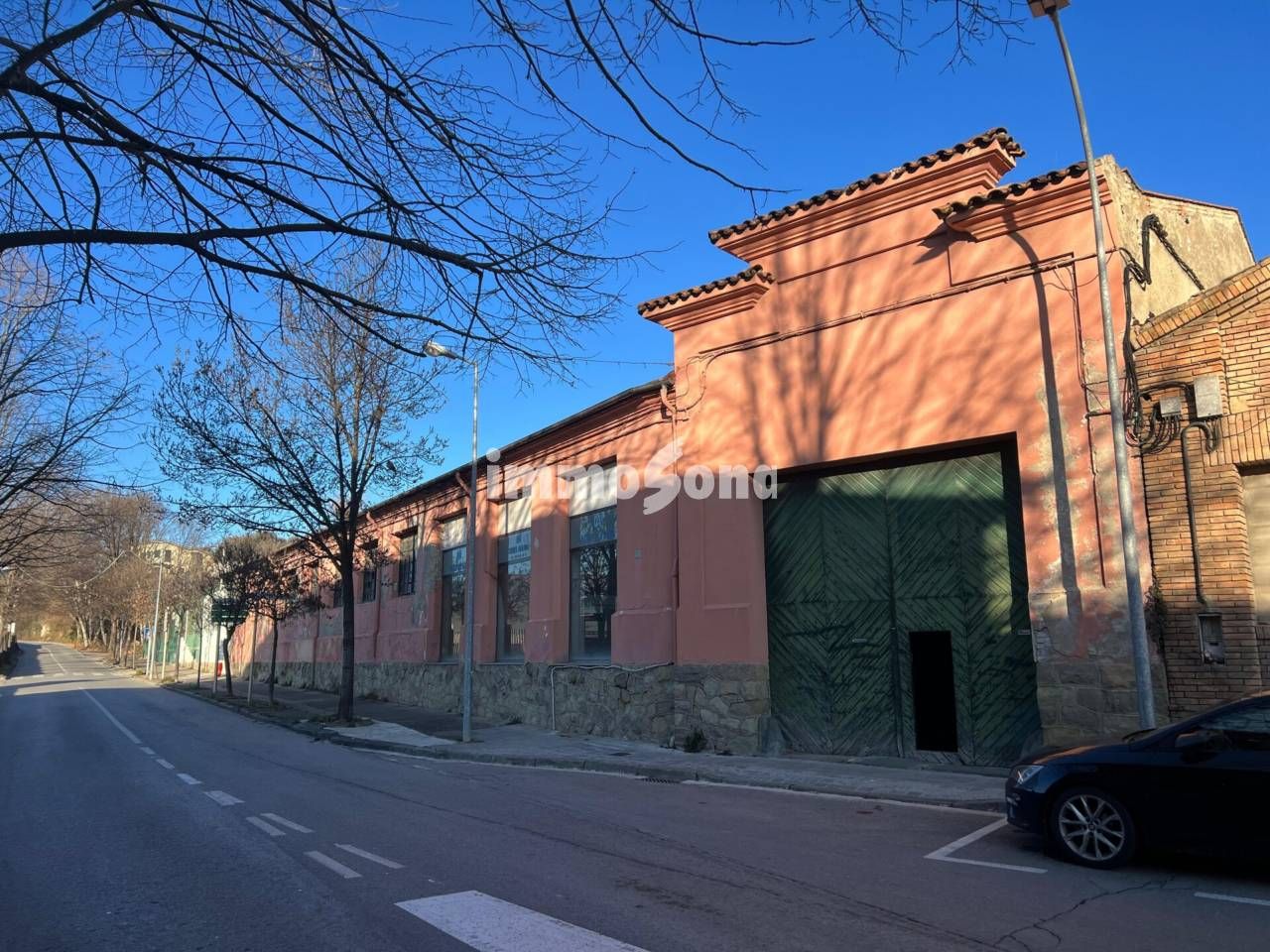 Exterior view of Industrial buildings for sale in Manlleu