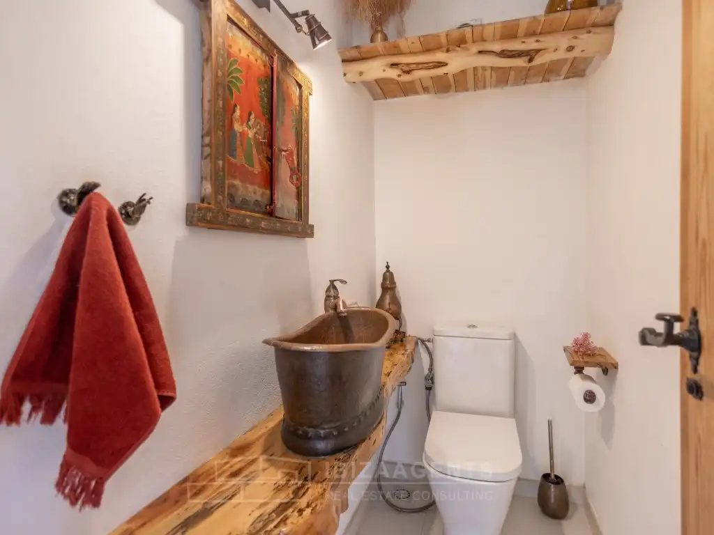 Bathroom of Houses for sale in Santa Eulària des Riu  with Air Conditioner, Terrace and TV