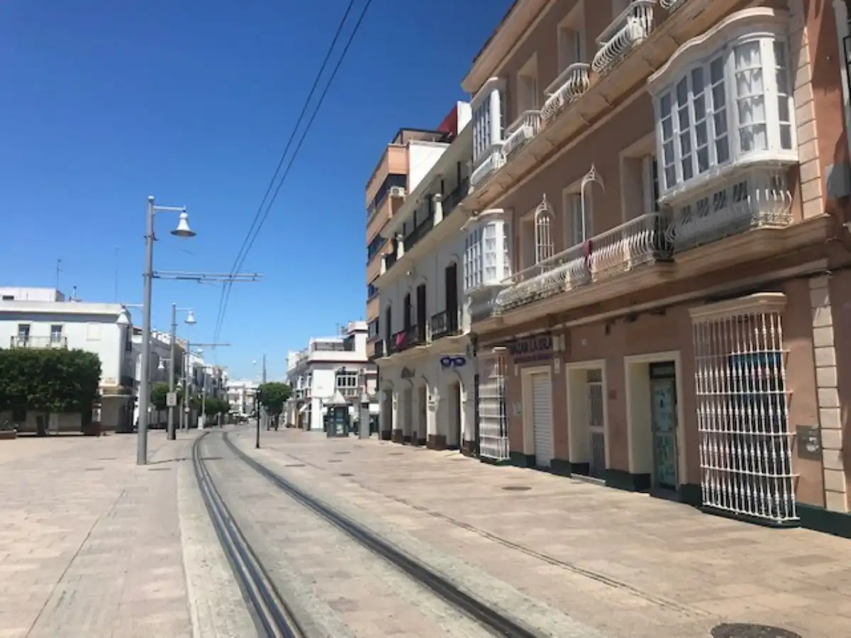 Außenansicht von Wohnung zum Verkauf in San Fernando mit Klimaanlage und Terrasse