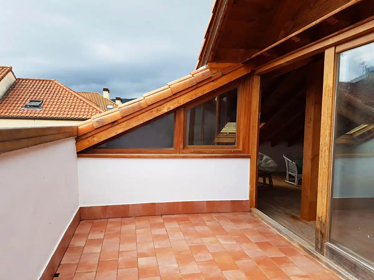 Terrassa de Casa o xalet en venda en Bárcena de Cicero amb Terrassa, Moblat i Balcó