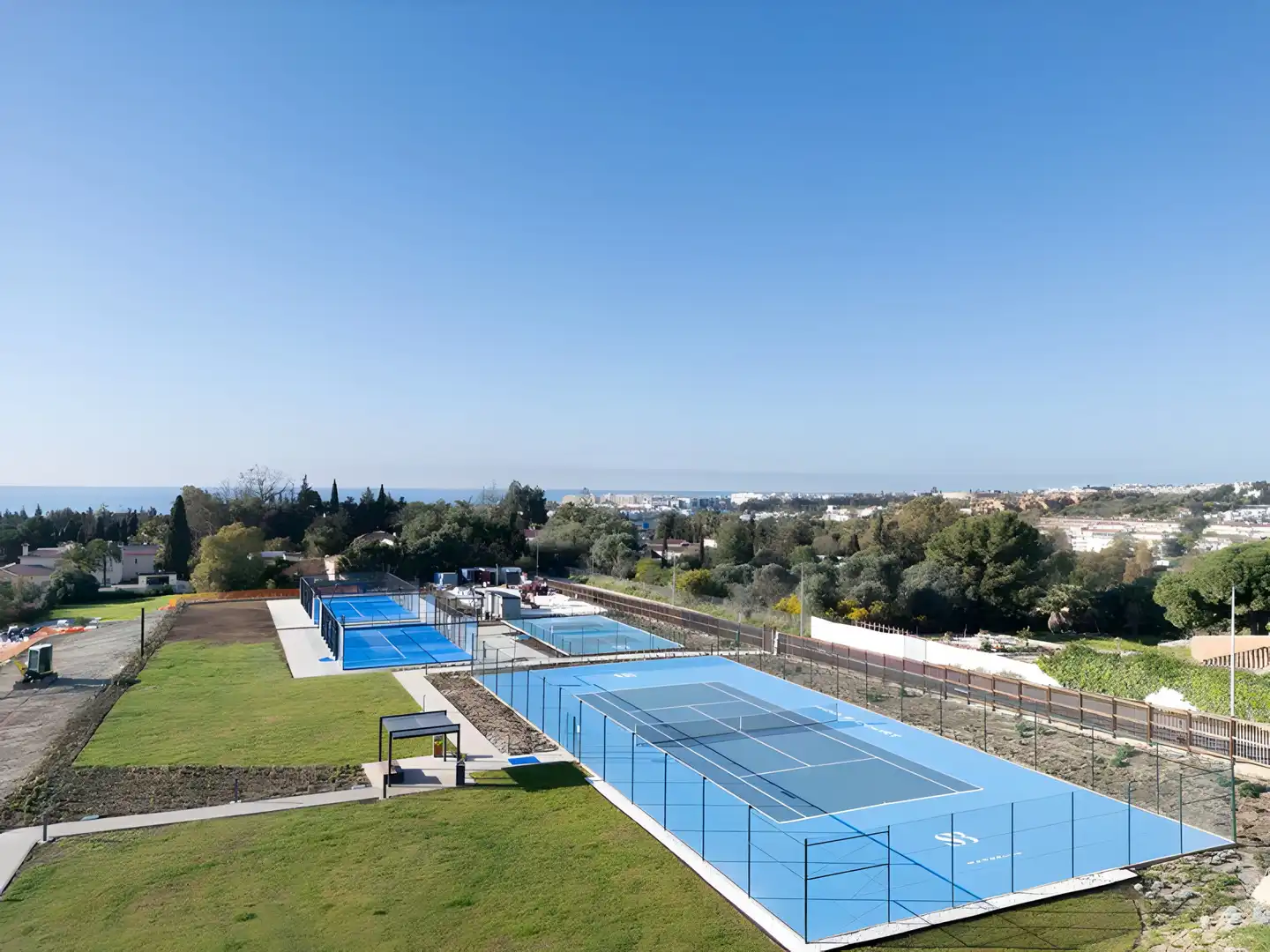 Vista exterior de Planta baja en venta en Marbella con Aire acondicionado, Terraza y Piscina