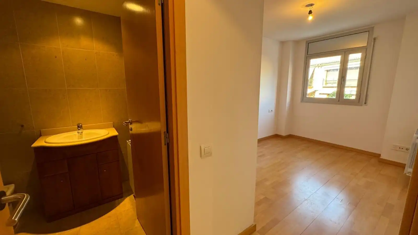 Habitación de Piso en venta en Sabadell con Calefacción, Parquet y Balcón