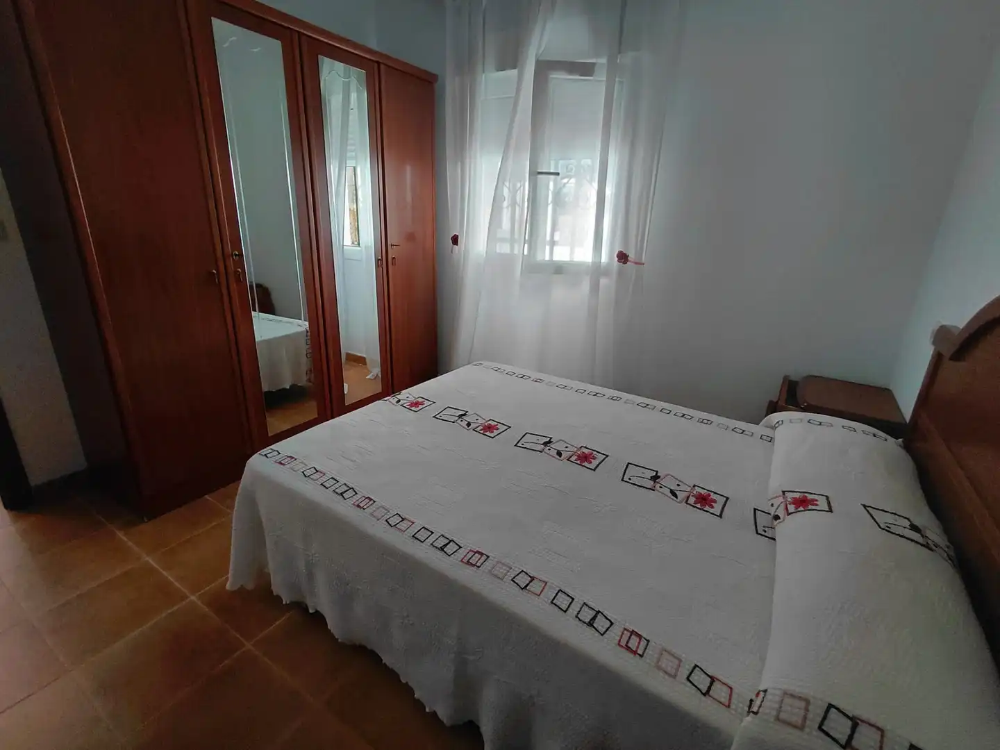 Dormitori de Finca rústica en venda en O Grove   amb Parquet, Traster i Moblat