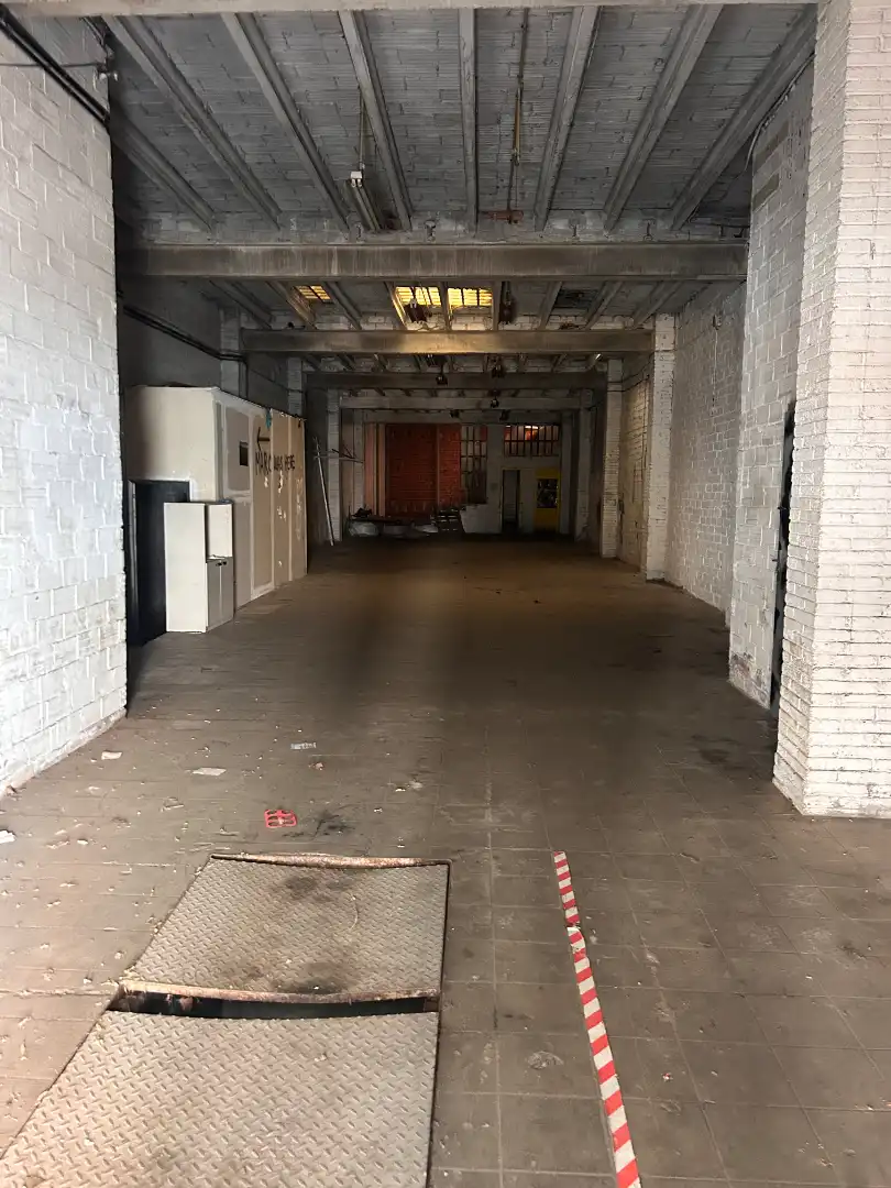 Industrial building for sale in Carrer del Doctor Torras i Bages 153, imagen 3