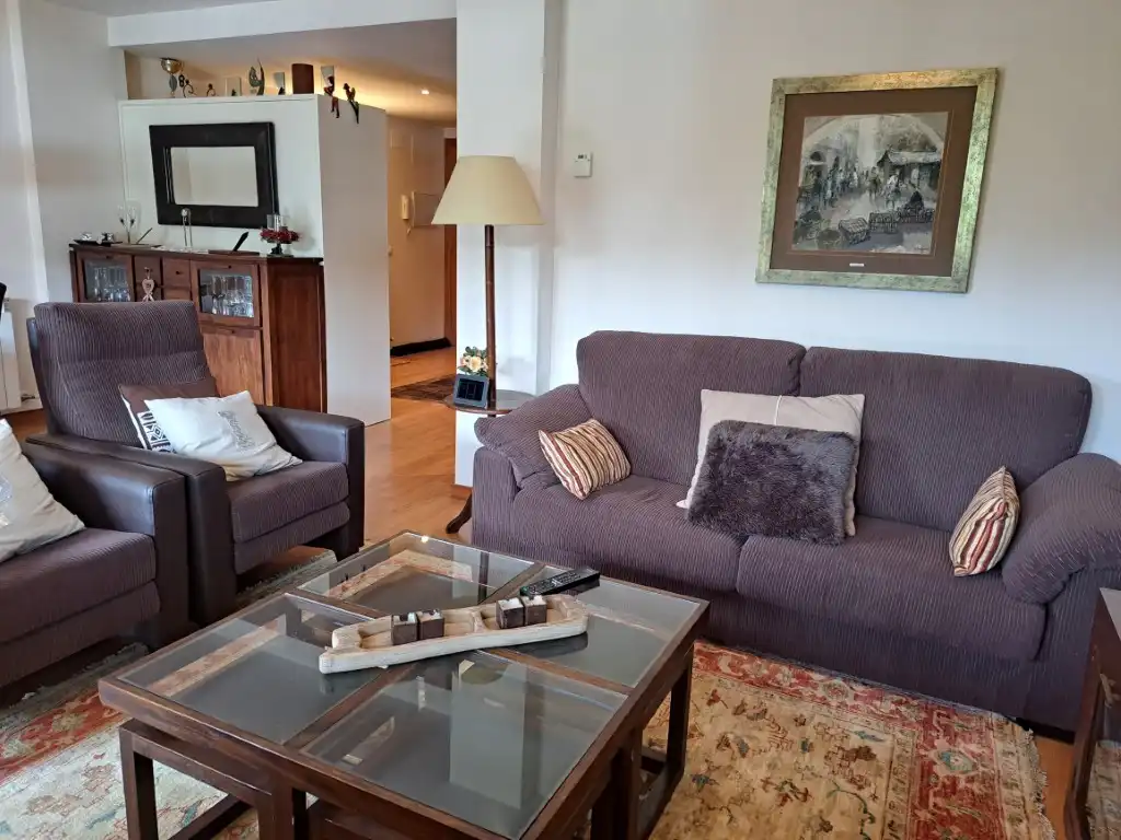 Sala de estar de Dúplex en venta en Alp con Calefacción, Trastero y Amueblado