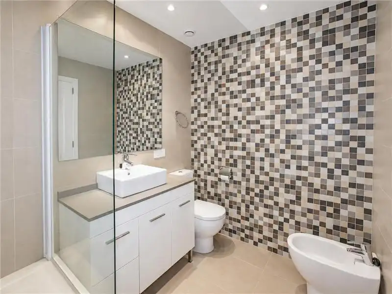 Baño de Piso de alquiler en  Palma de Mallorca con Aire acondicionado, Terraza y Piscina comunitaria