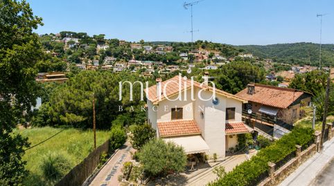 Argentona con vistas, jardín y dos viviendas la casa que te da más por menos
