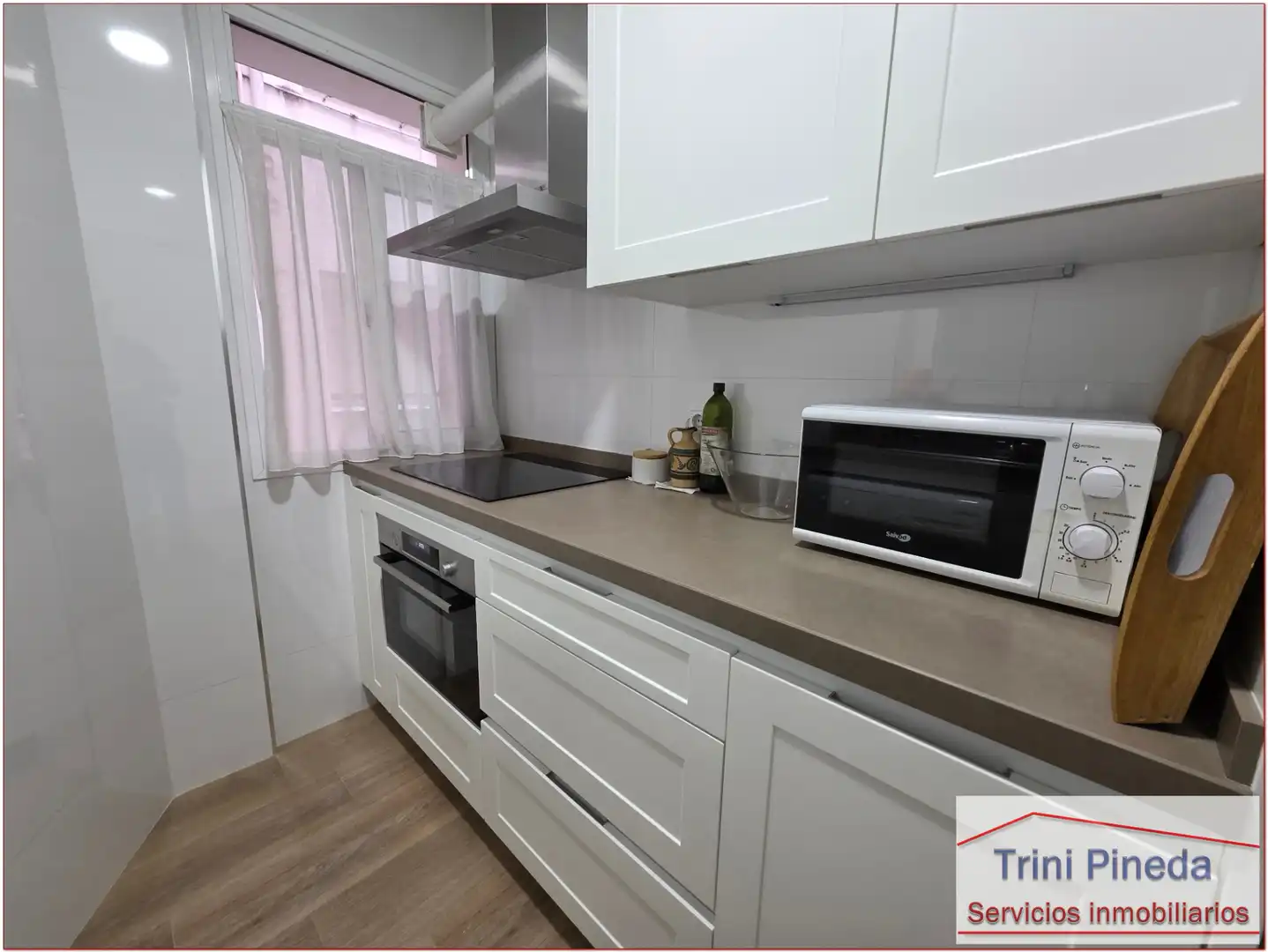 Kitchen of Flat for rent in Sevilla  with Furnished, Oven and Washing machine