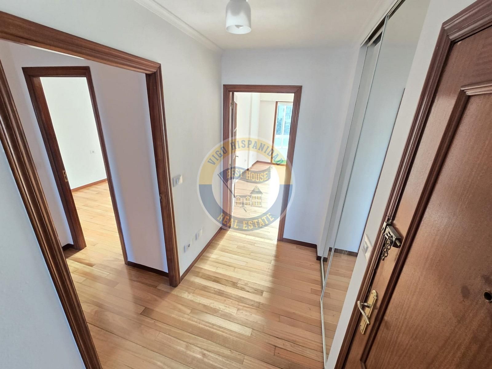 Apartamento de alquiler en Vigo  con Parquet, Trastero y Balcón