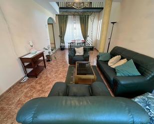 Sala d'estar de Casa adosada en venda en Salamanca Capital amb Calefacció i Terrassa