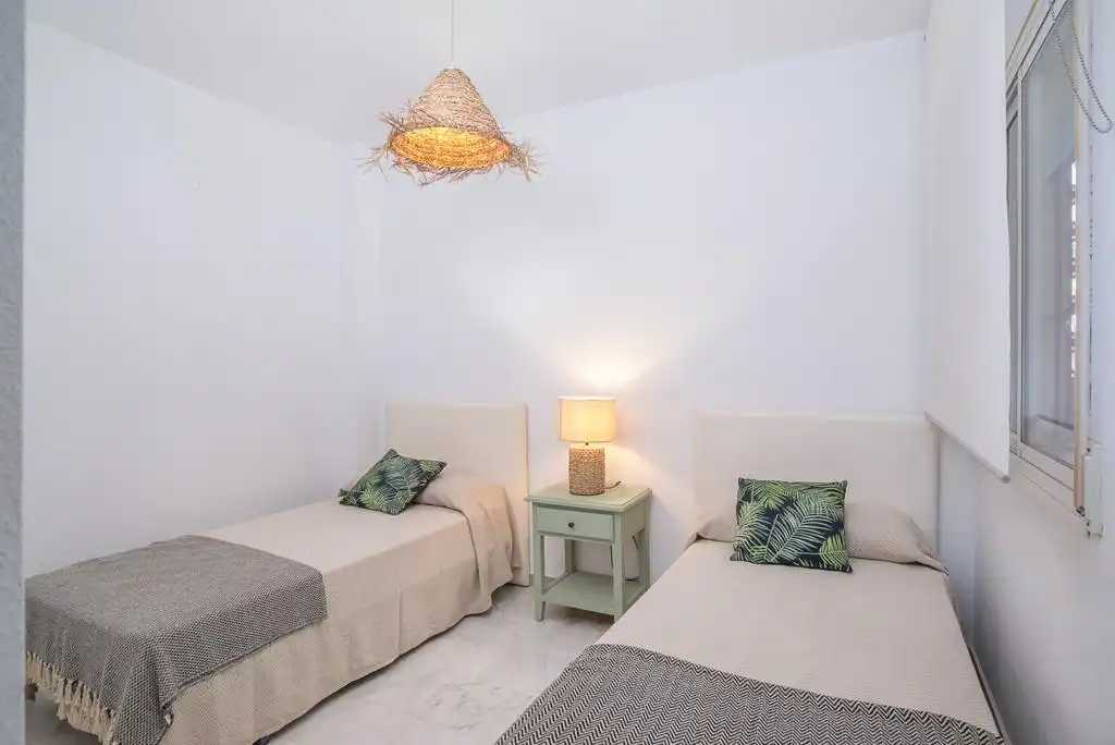 Bedroom of Ground floor for rent in Marbella  with Air Conditioner, Terrace and Furnished