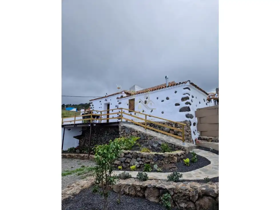 Vista exterior de Casa o xalet en venda en Icod de los Vinos amb Terrassa i Moblat