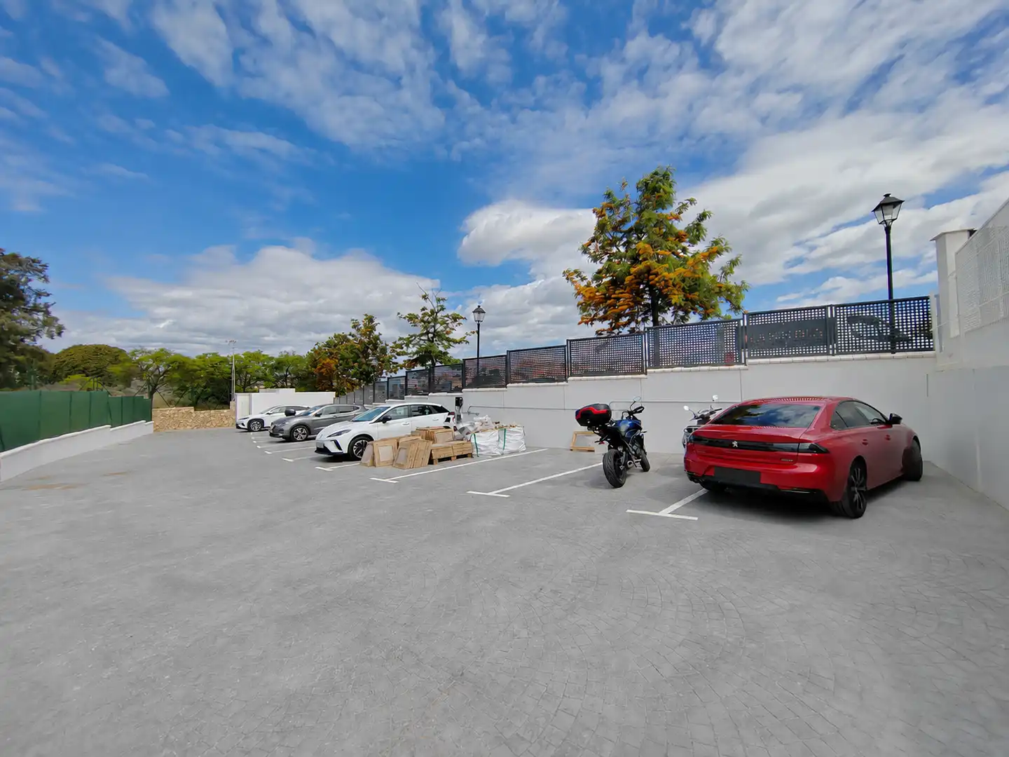 Parking de Casa o chalet de alquiler en Vélez-Málaga con Aire acondicionado, Terraza y Piscina