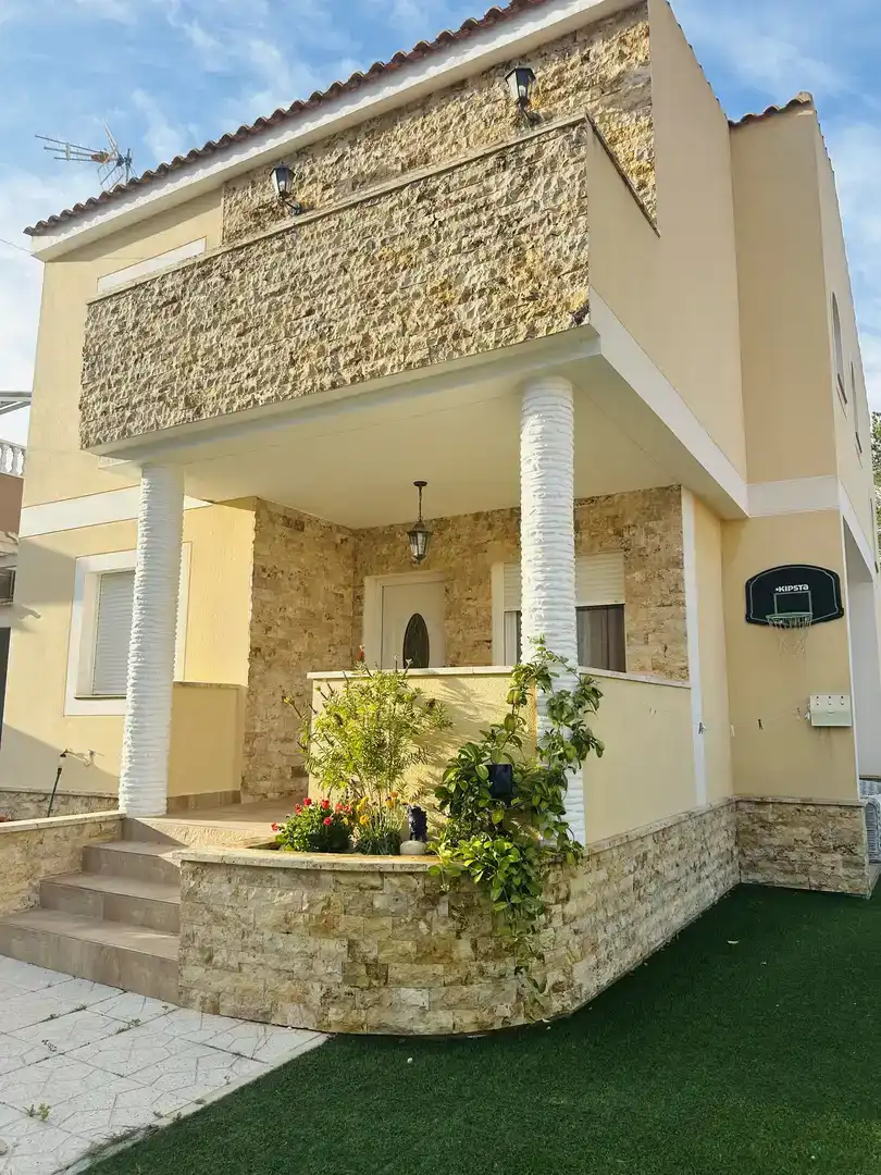 Vista exterior de Casa o xalet en venda en Pilar de la Horadada amb Aire condicionat, Piscina i Balcó