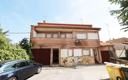 Vista exterior de Casa o xalet en venda en Cadalso de los Vidrios amb Calefacció, Jardí privat i Terrassa