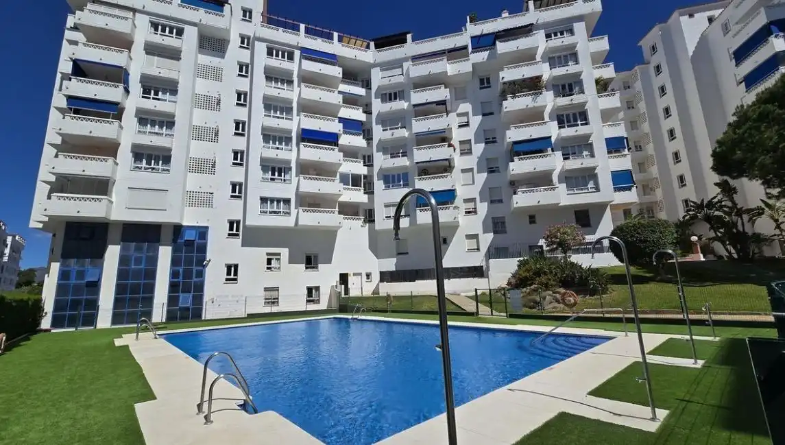 Piscina de Apartament en venda en Marbella amb Terrassa, Traster i Piscina comunitària