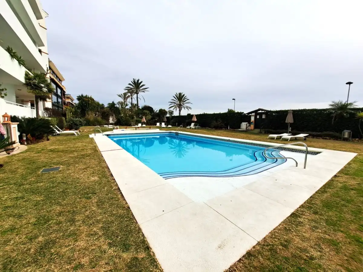 Piscina de Piso en venta en Marbella con Aire acondicionado, Calefacción y Terraza