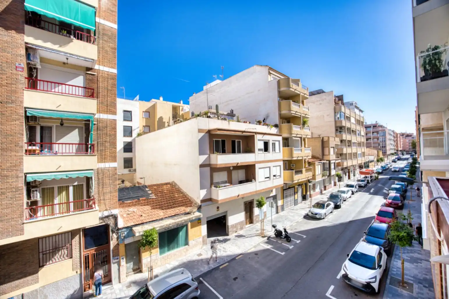 Vista exterior de Piso de alquiler en Torrevieja con Aire acondicionado, Calefacción y Terraza
