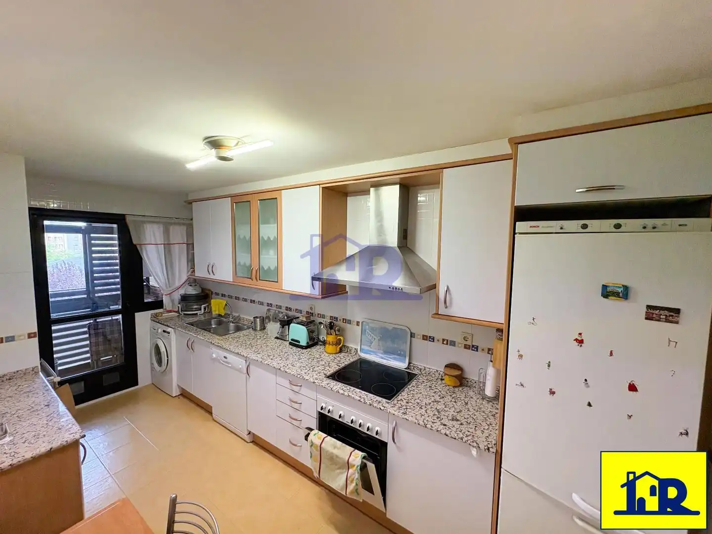 Cocina de Piso en venta en Cuenca con Calefacción, Trastero y Piscina
