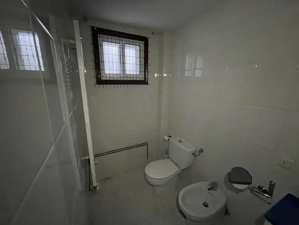 Baño de Piso en venta en Vigo  con Terraza