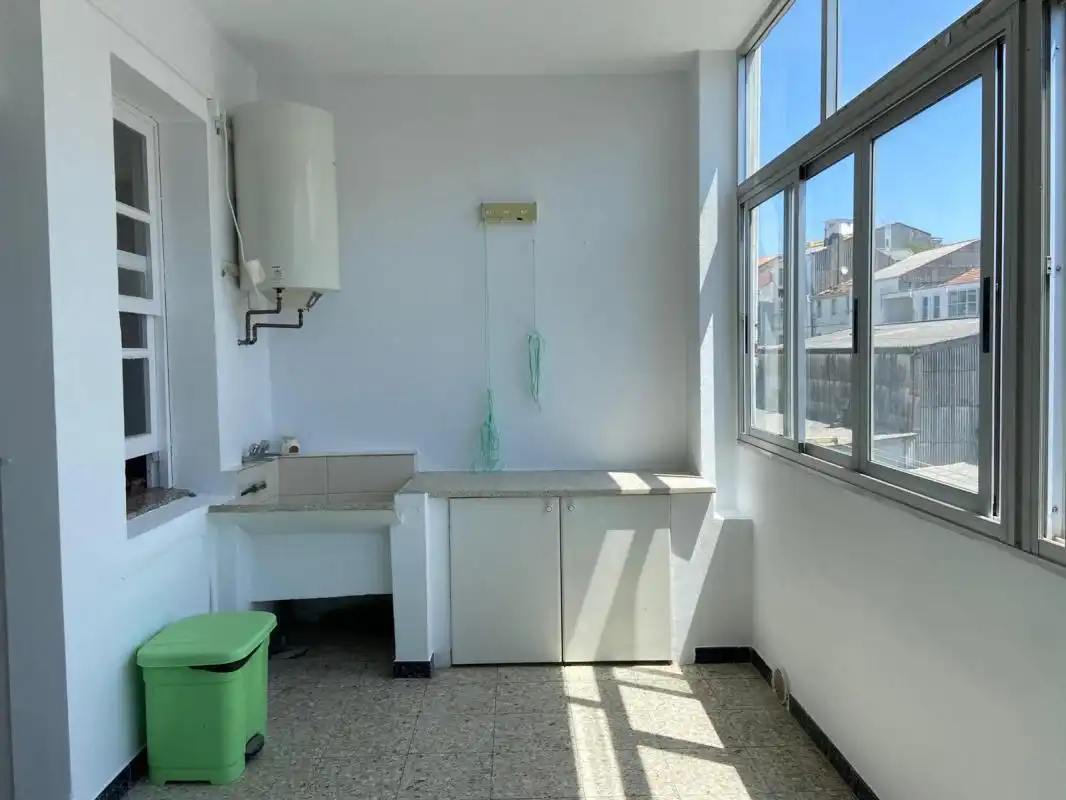 Cuina de Pis en venda en Ferrol amb Calefacció, Terrassa i Balcó