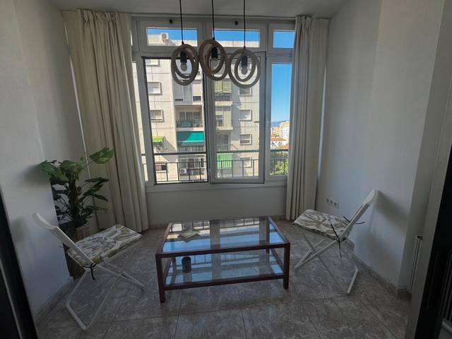 Piso en Alquiler en Avenida San Sebastián, 9 en Los Castillejos - La Trinidad