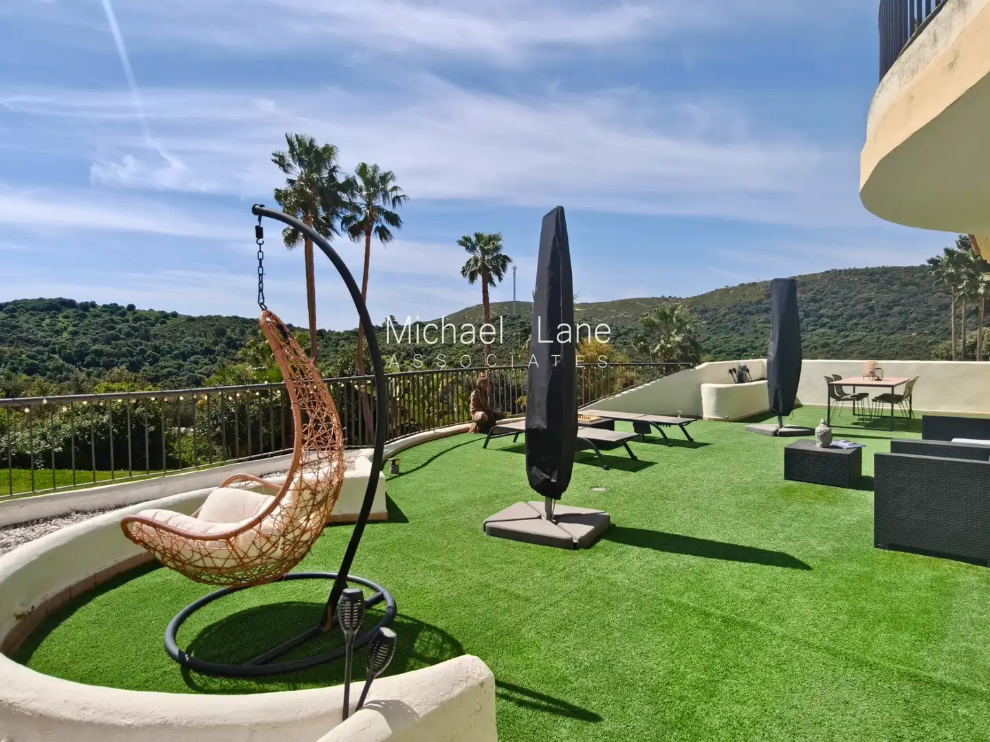 Apartment with pool for sale in Sotogrande Alto