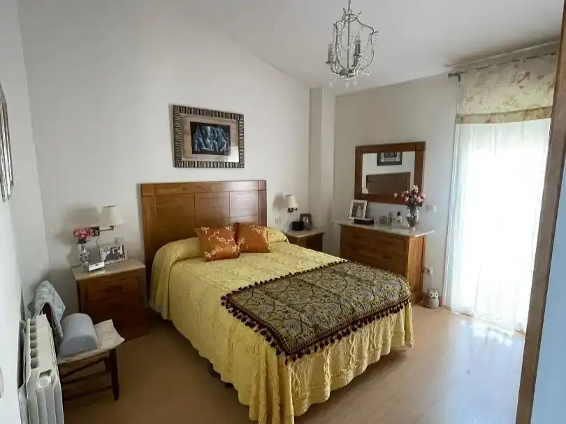 Dormitori de Pis en venda en Jarandilla de la Vera amb Aire condicionat i Balcó