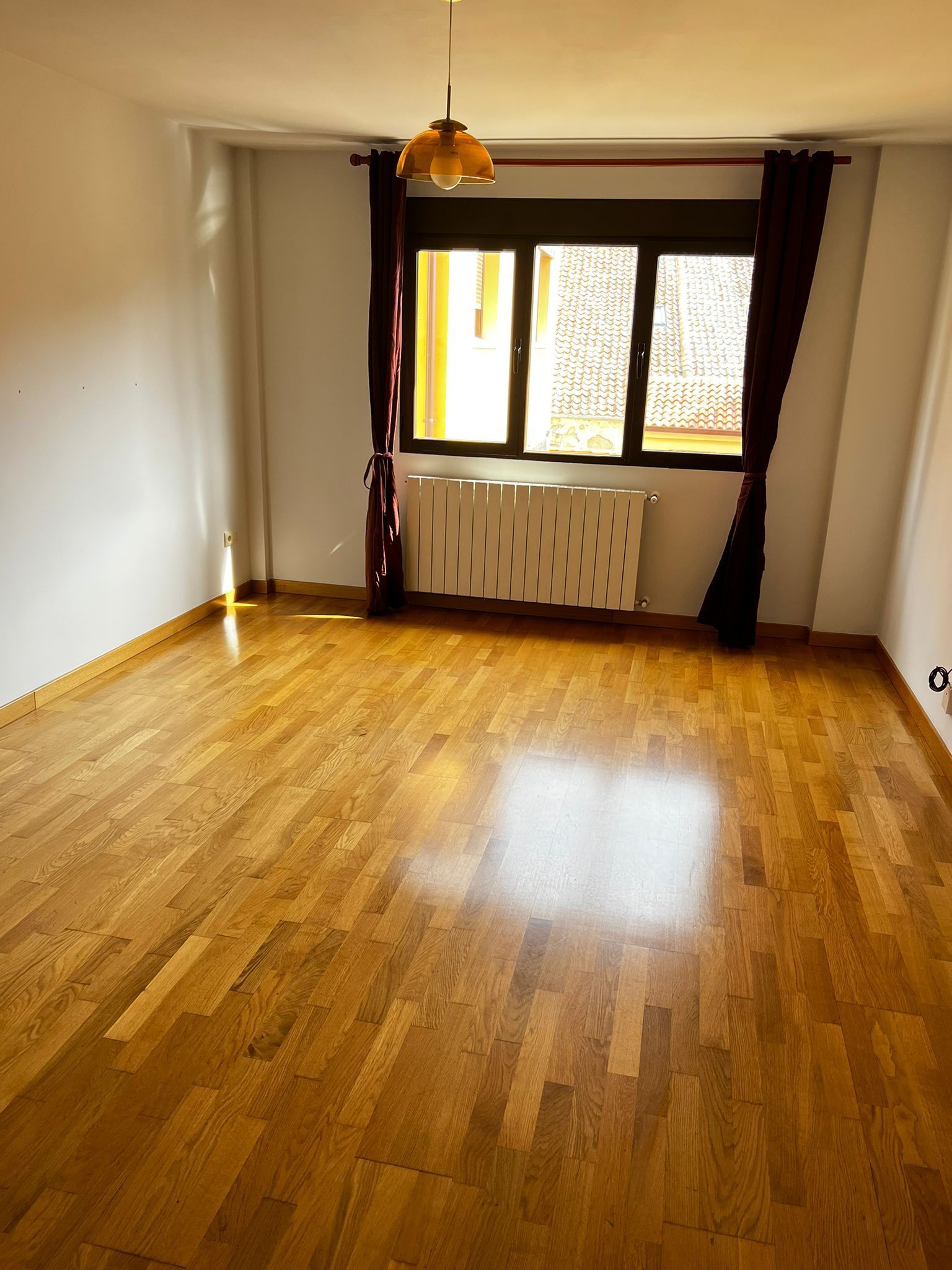 Dormitori de Dúplex en venda en Segovia Capital amb Parquet, Traster i Balcó